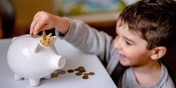 Monthly Budget Tracking: Analyzing Spending Categories for Better Financial Control