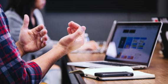 How Behavioral Finance Shapes Money Management Decisions