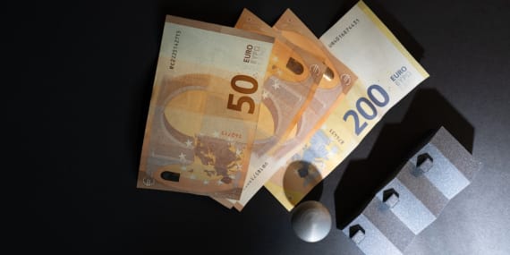 Credit Cards Decoded: Building Credit While Avoiding Debt