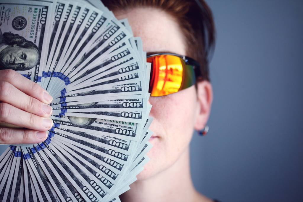 Financial Planning in a Freelance World: Monthly Income, Annual Strategy