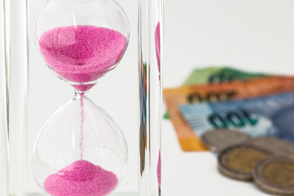 Is Now the Right Time to Invest? What Experts Say in 2025