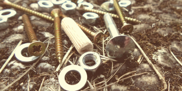 The Pros and Cons of Financial Advisors vs. DIY Investing