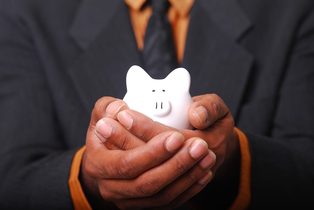10 Simple Ways to Save Money Every Day Without Sacrificing Fun 10 Simple Ways to Save Money Every Day Without Sacrificing Fun