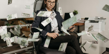 How to Negotiate Your Starting Salary as a Young Professional
