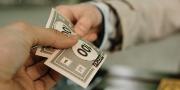 Still Using Cash? Why Digital Wallets Might Be a Gamechanger for You